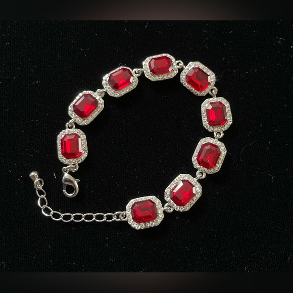 CZ in Ruby & Clear Bracelet Silver-plate over basemetal 9 square cushion stones - Picture 5 of 6